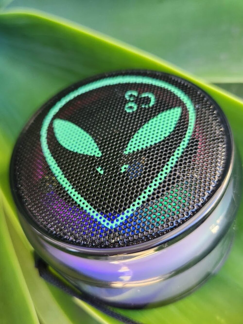 New Alien Bluetooth Portable Speaker LED Lights Rechargeable Battery - Recharges